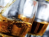 articles/2015/08/08/can-you-really-age-whiskey-in-space/150807-goldfarb-whiskey-tease_bcoxvk