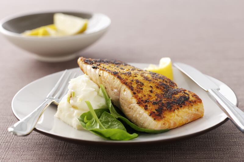articles/2013/11/26/the-no-diet-diet-may-be-the-key-to-avoiding-the-holiday-belt-bulge/131125-geiger-smith-diet-tease_wfltwn