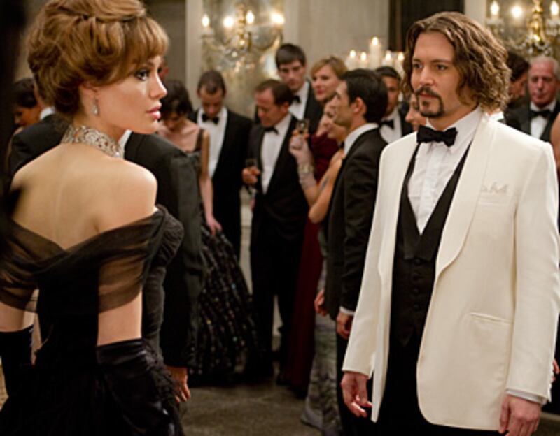 articles/2010/12/09/stars-who-cant-do-accents/rushfield-movie-accents_wykrvx