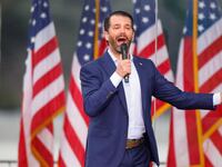 2021-01-06T153151Z_293350426_RC2F2L96GU8L_RTRMADP_3_USA-ELECTION-TRUMP_ovmvcc