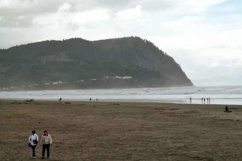 articles/2012/11/05/hurricane-sandy-will-be-dwarfed-by-an-earthquake/cascadian-fault-ross-tease_mvbykn