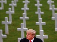 2018-11-11T164510Z_1959860601_RC157D6496C0_RTRMADP_3_WW1-CENTURY-TRUMP-CEMETERY_n9nktd