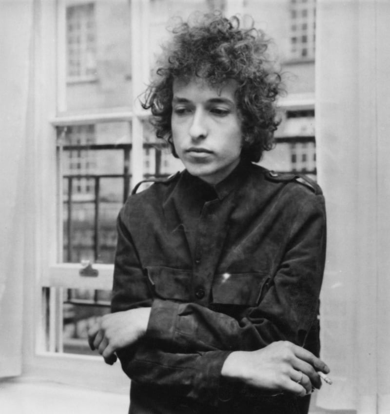 articles/2016/10/19/bob-dylan-should-win-the-nobel-for-style/161018-stein-dylan-embed1_q1usb0