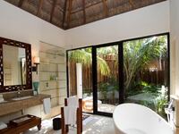 galleries/2014/05/18/tanning-butlers-pet-psychics-and-other-outrageously-luxurious-hotel-amenities-photos/140714-luxery-hotel-teaseB_wnwmhl
