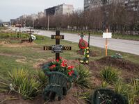 2022-04-10T211541Z_87857077_RC2GKT9W2TWP_RTRMADP_3_UKRAINE-CRISIS-MARIUPOL_fq8unx