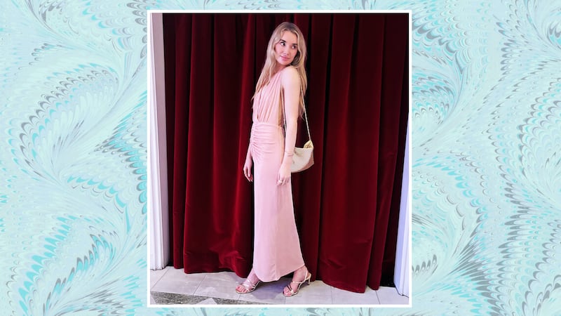 Mia Gaguire - I Wore the “World’s Most Comfortable’ Heels for Eight Hours Straight for The Looker