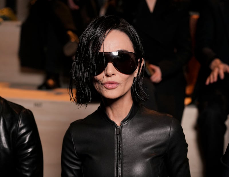 Demi Moore surprised fans with a short bob haircut at the 2026 Gucci Fall/Winter fashion show.