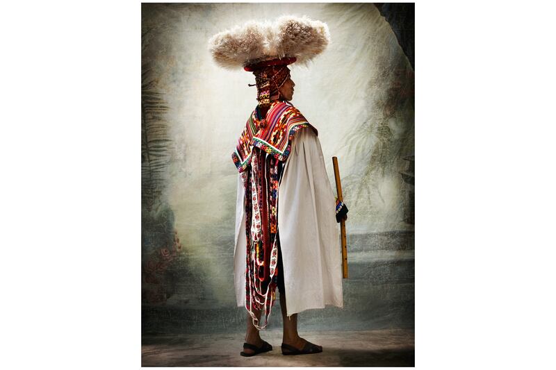 articles/2013/11/19/alta-moda-exhibit-pays-tribute-to-mario-testino-s-peruvian-roots/131118-peruvian-embed01_jyrpm7