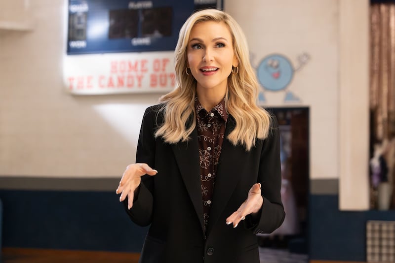 STUMBLE -- "Hildenbünch" Episode 111 -- Pictured: Jenn Lyon as Courteney Potter -- (Photo by: Danielle Mathias/NBC via Getty Images)