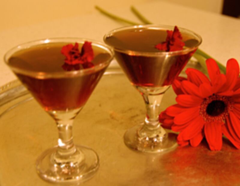 articles/2011/02/09/valentines-day-cocktail-recipes-to-fall-in-love-with/vday-cocktails---nosegay_bbera6