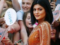 articles/2015/05/26/a-kardashian-stumbles-upon-a-chemtrail/150526-nuzzi-jenner-tease_fvhhvy