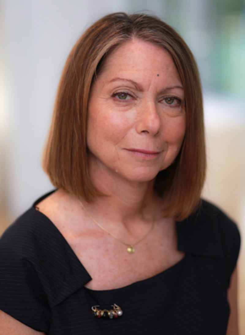 articles/2013/04/24/leave-jill-abramson-alone-you-sexists/130424-jill-abramson-nyt-romano-embed_zxq8bp