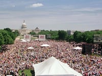 articles/2015/09/07/how-to-organize-the-mother-of-all-protests/150906-dees-mother-protests-tease_m6vqp3