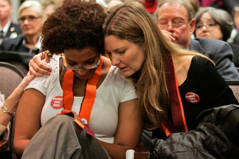 articles/2013/01/30/the-mom-who-s-taking-on-the-nra-over-gun-control/130129-mom-gun-control-ashburn-tease_amsriq