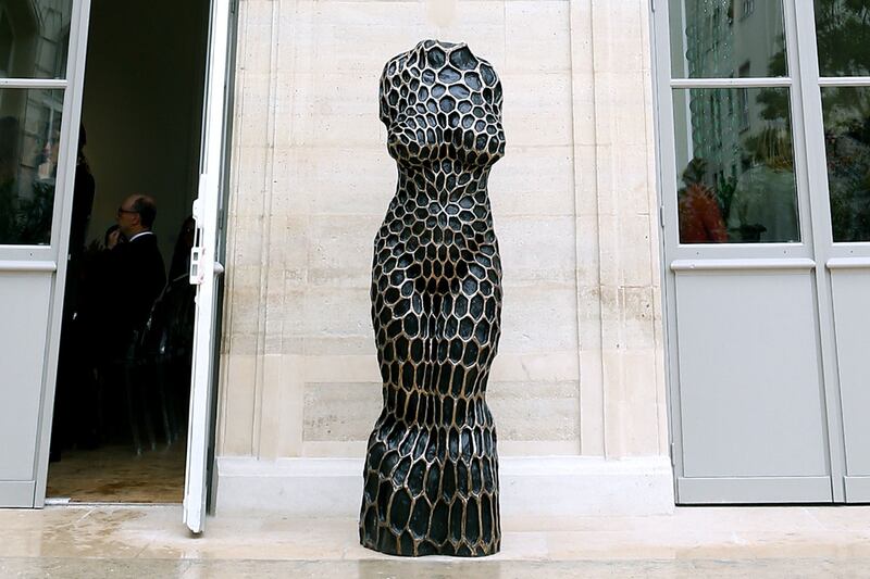 articles/2014/05/29/pharrell-s-girls-exhibit-stars-pharrell/140528-pharrell-foreman-embed2_ql1ugt