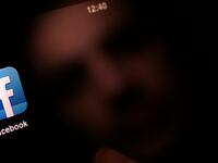 articles/2013/03/14/study-shows-close-facebook-friends-are-effective-in-finding-new-jobs/130314-strochlic-facebook-jobs-tease-embed_dt0sey