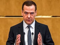100115-davis-Dmitry-Medvedev-tease_dvejgs