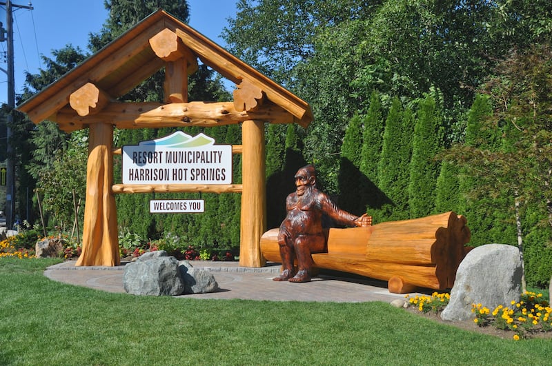 Welcome_bench_CREDIT_Tourism_Harrison_epbmc0