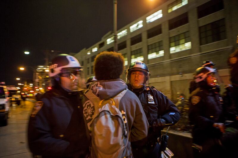 galleries/2014/12/05/day-2-scenes-from-the-eric-garner-protests-photos/141204-garner-12_yvuhjl