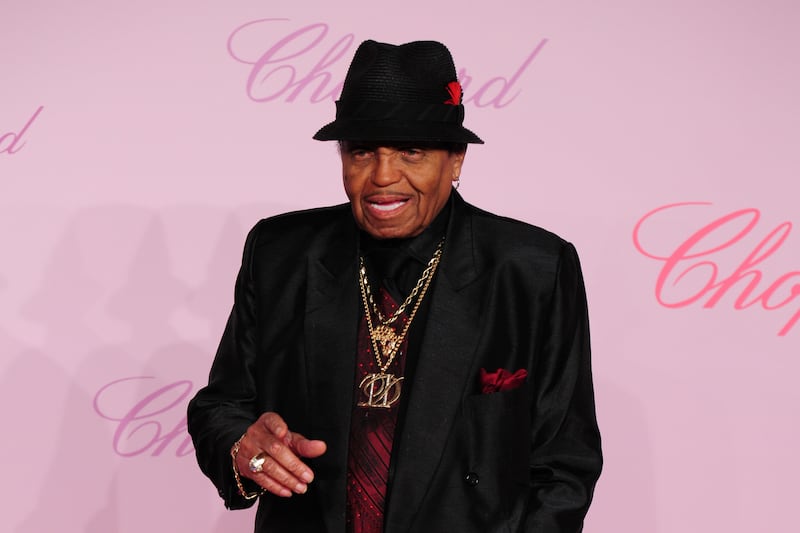 articles/2012/12/03/joe-jackson-s-life-as-a-family-pariah/joe-jackson-dimond-tease_n1xdsp