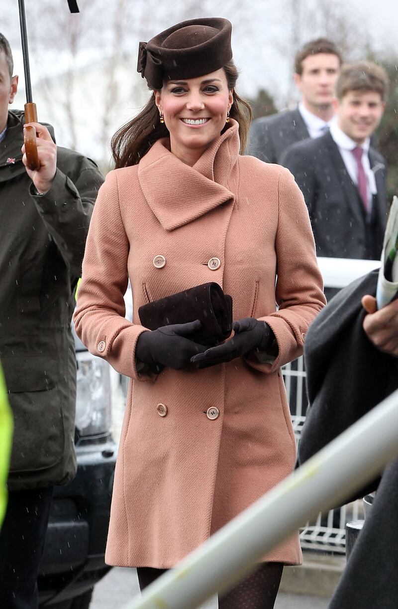 articles/2013/05/06/blame-kate-if-your-purse-is-shrinking/kate-middleton-lookbook-mauve_ljjucn