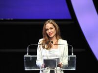articles/2012/03/08/angelina-jolie-champions-nobel-peace-prize-nominee-dr-hawa-abdi/witw-wrap-gallery-6_bysmen