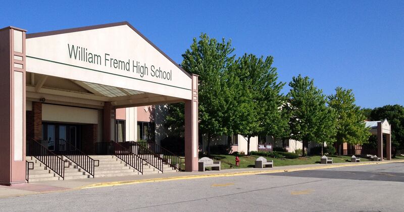 galleries/2014/08/27/25-best-high-schools-in-the-midwest/21_Fremd_yogoxa