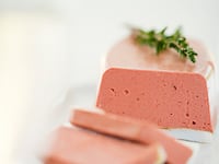 articles/2010/12/29/dartagnan-founder-ariane-daguin-shares-holiday-recipes/lincoln-ross-foie-gras_149886_carocc