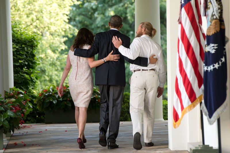 articles/2014/06/04/the-bowe-bergdahl-story-is-right-wing-crack/140603-tomasky-bergdahl-tease_osaq2y