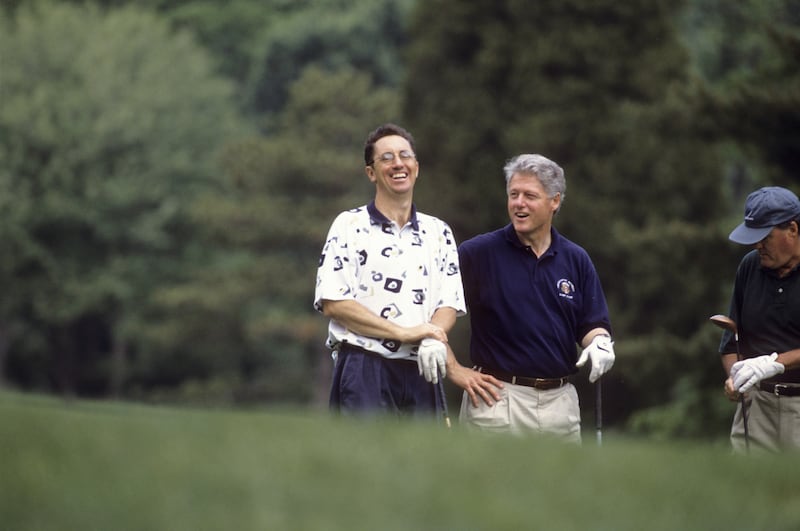 Golf: Sports Illustrated writer Rick Reilly (L) laughing with United States President Bill Clinton at Congressional CC. Bethesda, MD 5/27/1995 CREDIT: Jacqueline Duvoisin (Photo by Jacqueline Duvoisin /Sports Illustrated via Getty Images) (Set Number: X48431 TK1 R8 F34 )