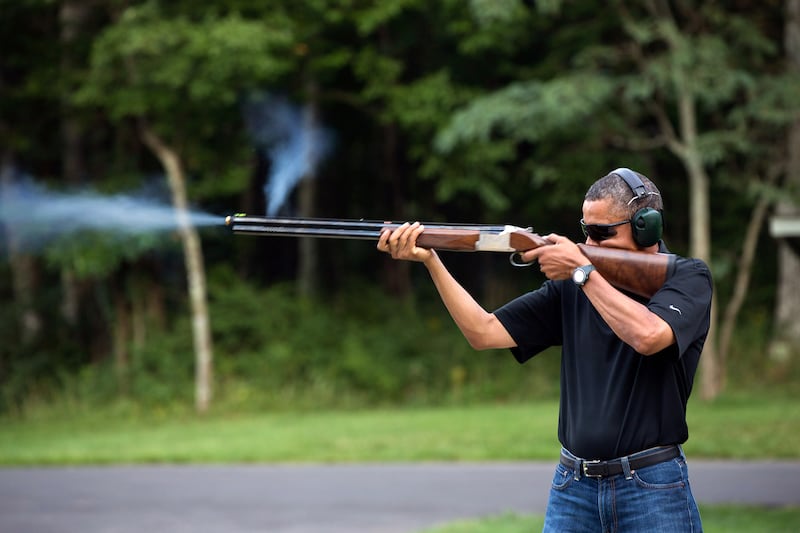 articles/2013/02/03/republican-conspiracy-nuts-on-obama-s-skeet-shooting-picture/130202-obama-shoots-avlon_qtduvt