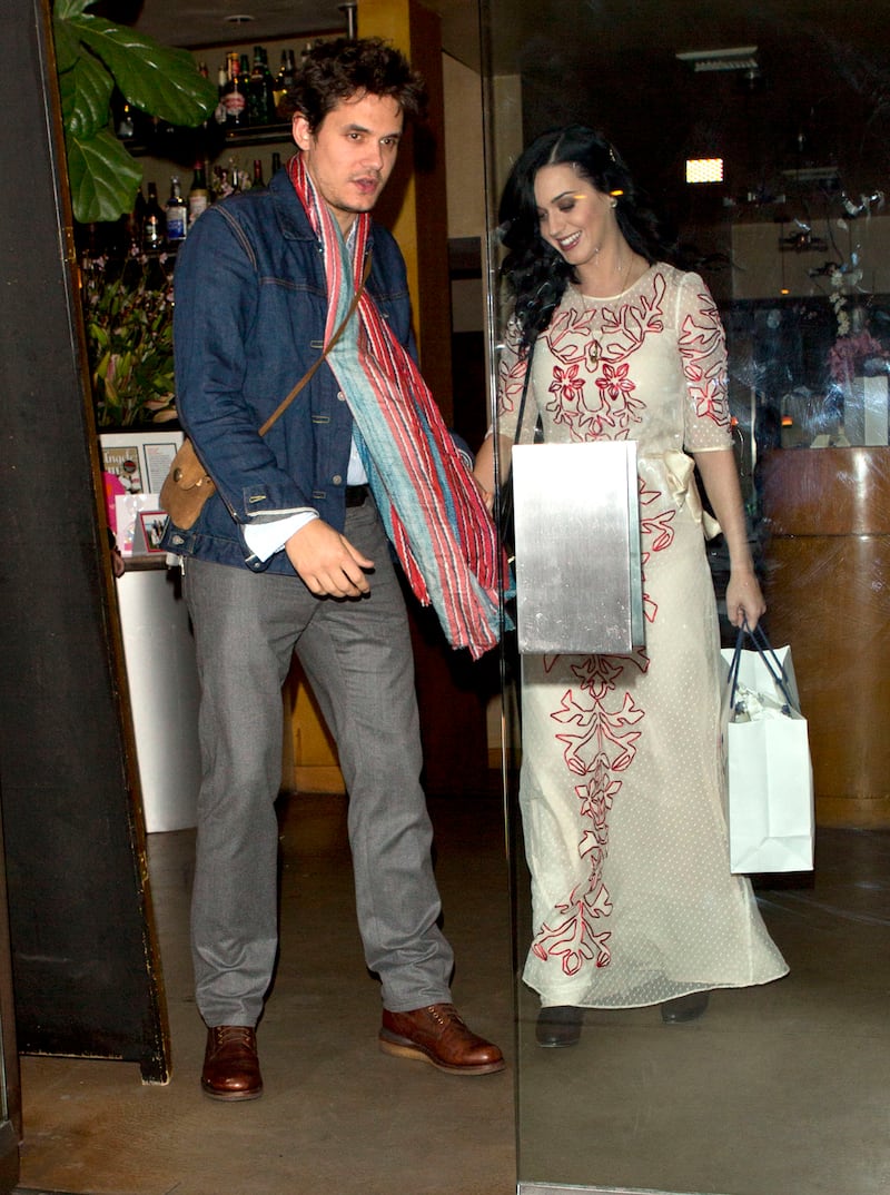 galleries/2011/10/13/lil-wayne-kanye-west-jude-law-man-purses-called-murses-photos/130822-purses-meyer_msfj4l