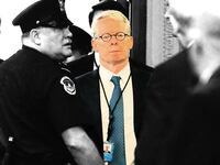 180524-Woodruff-white-house-lawyer-crashers-russia-meeting-hero_avvcxg