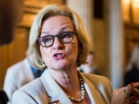 articles/2014/06/05/colleges-lawyer-up-before-claire-mccaskill-rape-inquiry/140605-shire-mckaskill-tease_vlpeqp