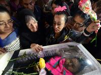 articles/2016/03/04/who-murdered-environmental-activist-berta-caceres/160304-miller-honduras-tease_nboazg