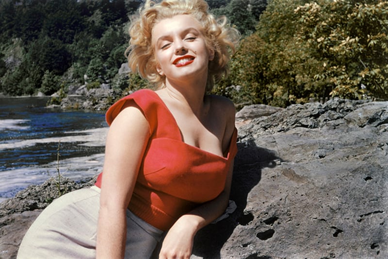 articles/2015/03/02/is-margot-robbie-the-next-marilyn-monroe-not-a-chance/140723-marilyn-gal01_ngiz7t