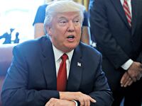 170718-trump-aaron-bernstein-cheat_qarh7j