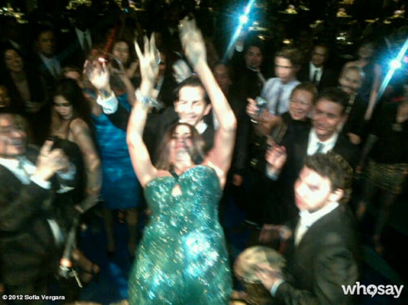 articles/2012/09/24/sofia-vergara-s-wardrobe-malfunction-at-the-emmys-didn-t-slow-her-down/sofia-vergara-emmys-7_eo0qry