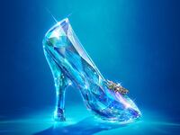 articles/2015/03/12/the-cinderella-and-stars-wars-guru-chris-weitz-on-waistgate-and-chewbacca/150311-yamato-cinderella-director-tease_vpaqhs