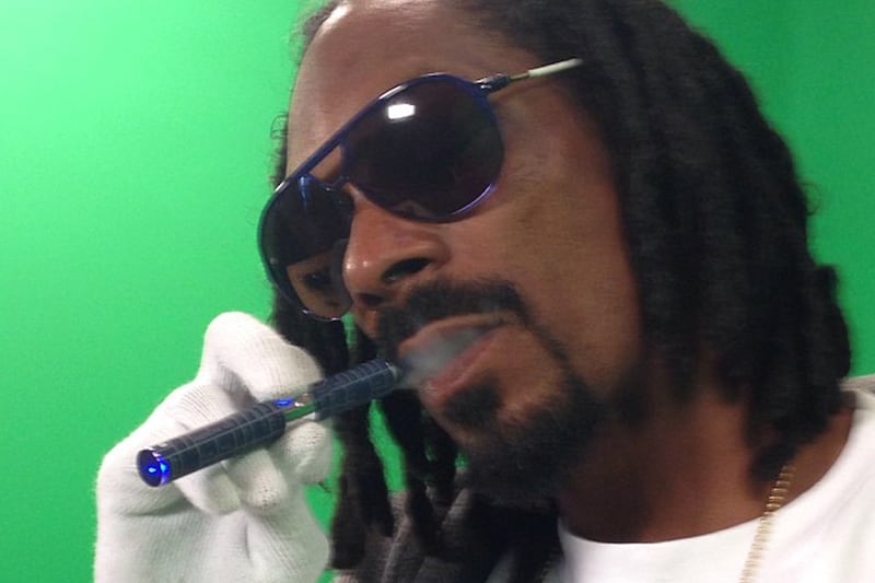 articles/2013/12/21/hey-buddy-wanna-dab-inside-the-mainstream-explosion-of-cannabis-concentrates/131220-panne-smoking-tease_njkch5
