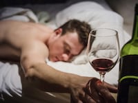 articles/2016/05/12/can-wine-before-bed-really-help-you-lose-weight/160511-daily-burn-wine-sleep-tease_maklec