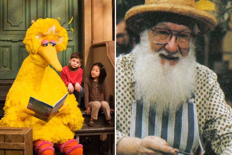 articles/2012/10/10/big-bird-s-big-gay-love-story-from-birth-to-the-2012-presidential-race/kermit-love-big-bird-daly-tease_nrisyi
