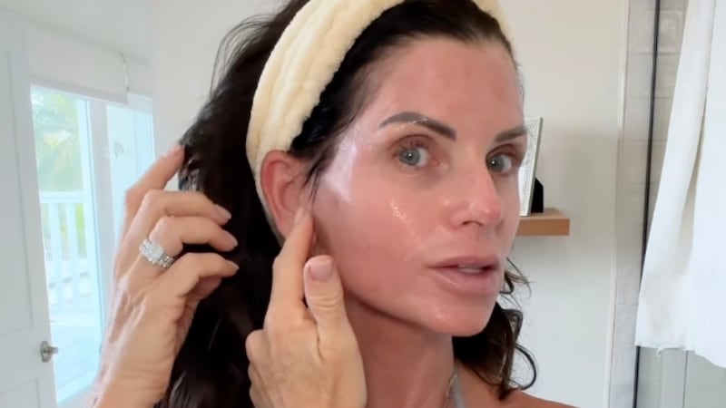 Elaine Manthei Facelift Instagram
