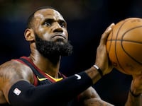 180804-trump-lebron-james-insult-cheat_fgdyu6