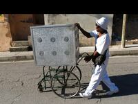 articles/2013/10/16/neil-leonard-at-stephan-stoyanov-is-the-daily-pic-by-blake-gopnik/hawker-daily-pic_z9r6lc
