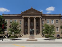 Lippincott_Hall__University_of_Kansas_kxwige