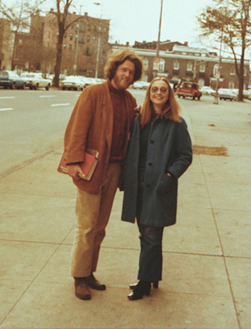 galleries/2012/05/25/bill-clinton-poses-with-porn-stars-more-awkward-photos/bill-clinton-awkward-photos-beard_koqgvr