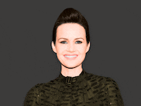 201011-Bradley-CarlaGugino-terrifying-ghost-tease_xhwao6