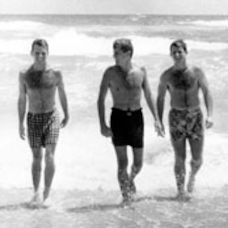 articles/2009/08/27/the-last-of-the-kennedy-charisma/korda-kennedy-beach_45655_t19v28