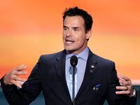 articles/2016/07/18/donald-trump-s-rnc-2016-opening-night-lineup-of-d-listers-duck-dynasty-s-willie-robertson-underwear-model-antonio-sabato-jr-and-happy-days-scott-baio/160718-swin-d-listers-convention-tease_lgvmaf